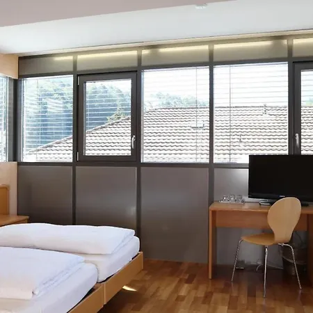 Crystal Ιντερλάκεν