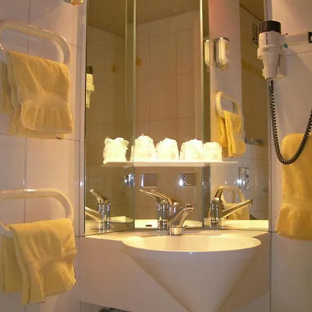 ホテル Crystal インターラーケン