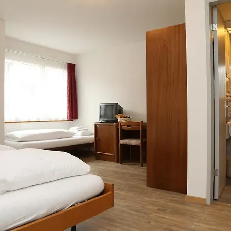 Crystal インターラーケン