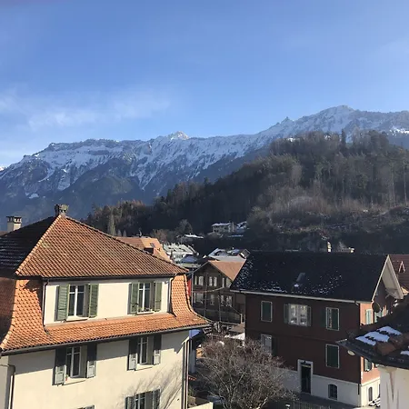 Crystal インターラーケン