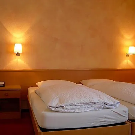 Crystal Hotel 3*