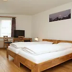 Hotel Crystal