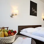 Hotel Crystal 3*