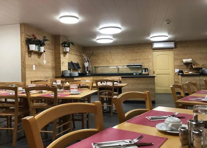 Отель Crystal 3*